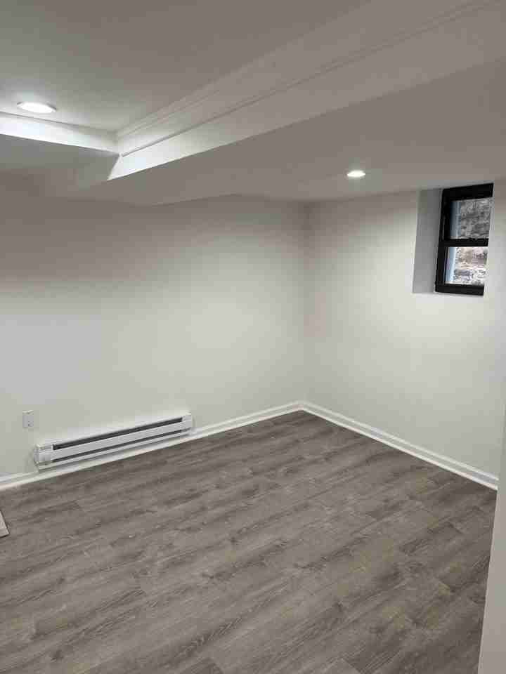 1847 Bronxdale Ave - Photo 6 of 12