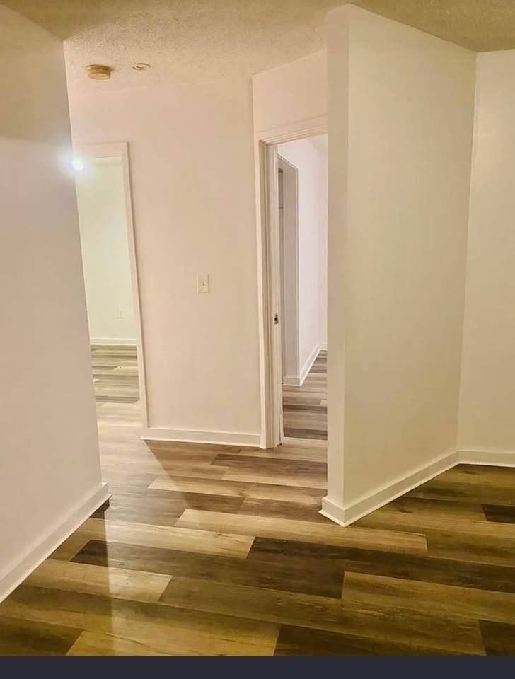 529 20th St W #D - Photo 7 of 9