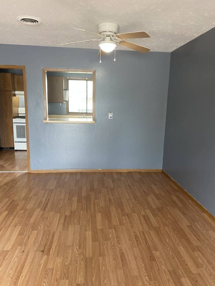 1101 W 1st Ave - Photo 5 of 10