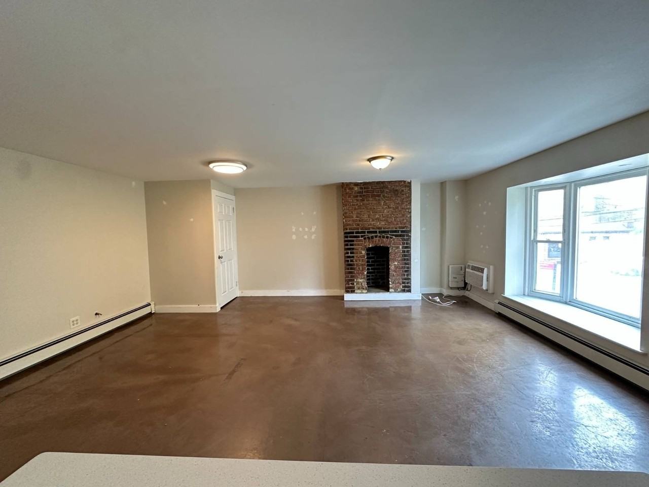327 Van Brunt St #1 - Photo 3 of 9