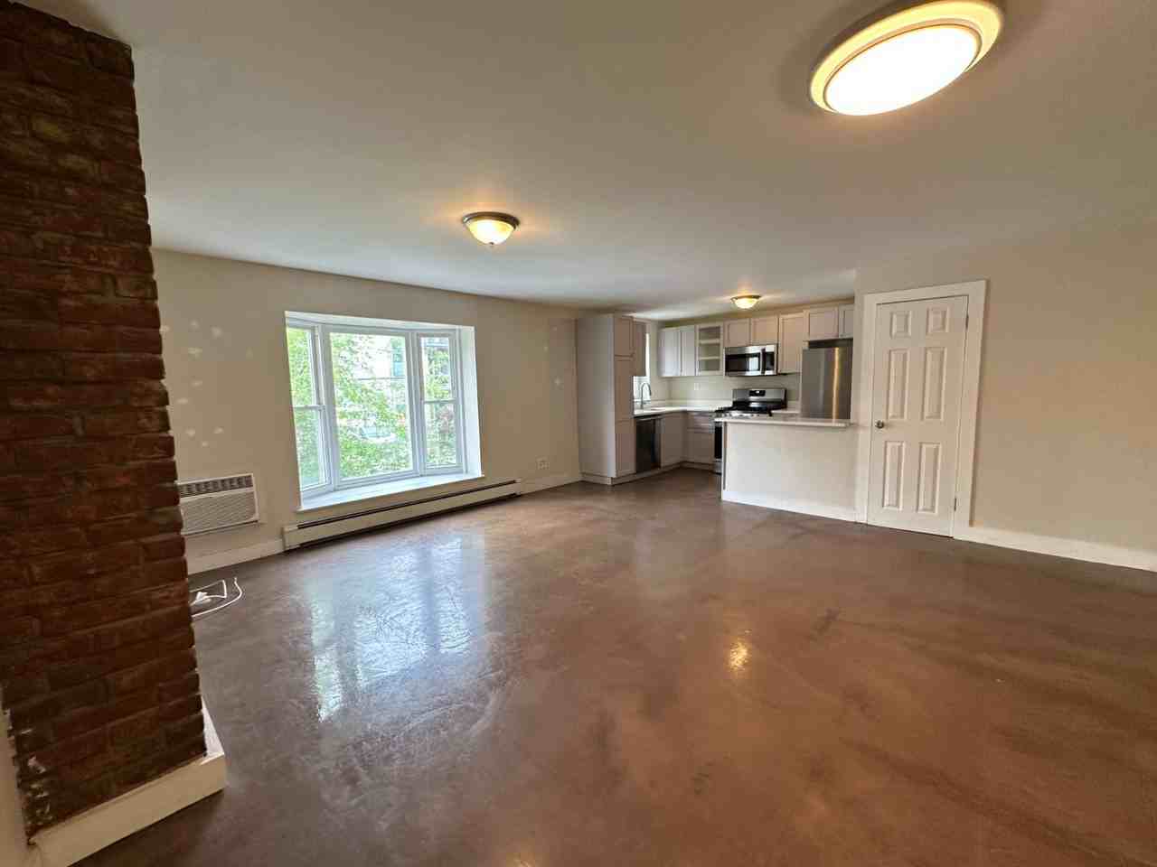 327 Van Brunt St #1 - Photo 4 of 9