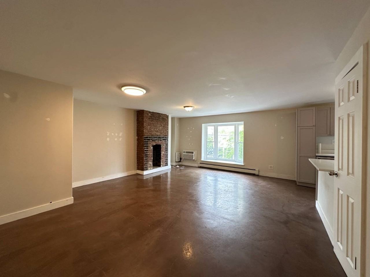 327 Van Brunt St #1 - Photo 5 of 9