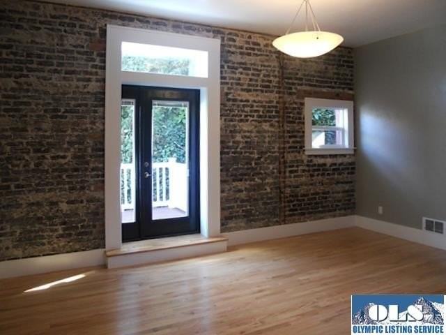 112 1/2 E 1st St - Photo 4 of 14