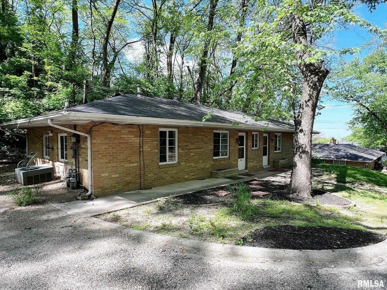 112 Oakdale St - Photo 3 of 15