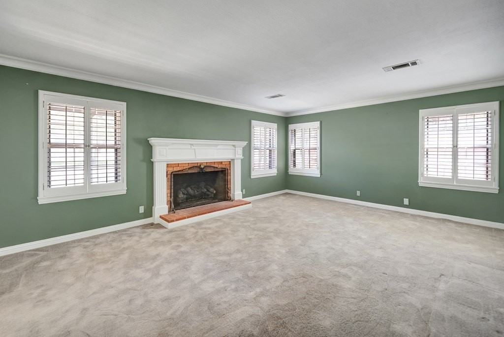 1511 Bedford Dr - Photo 6 of 32