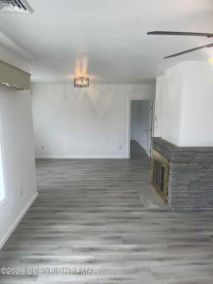 2500 N Delaware Dr - Photo 5 of 16