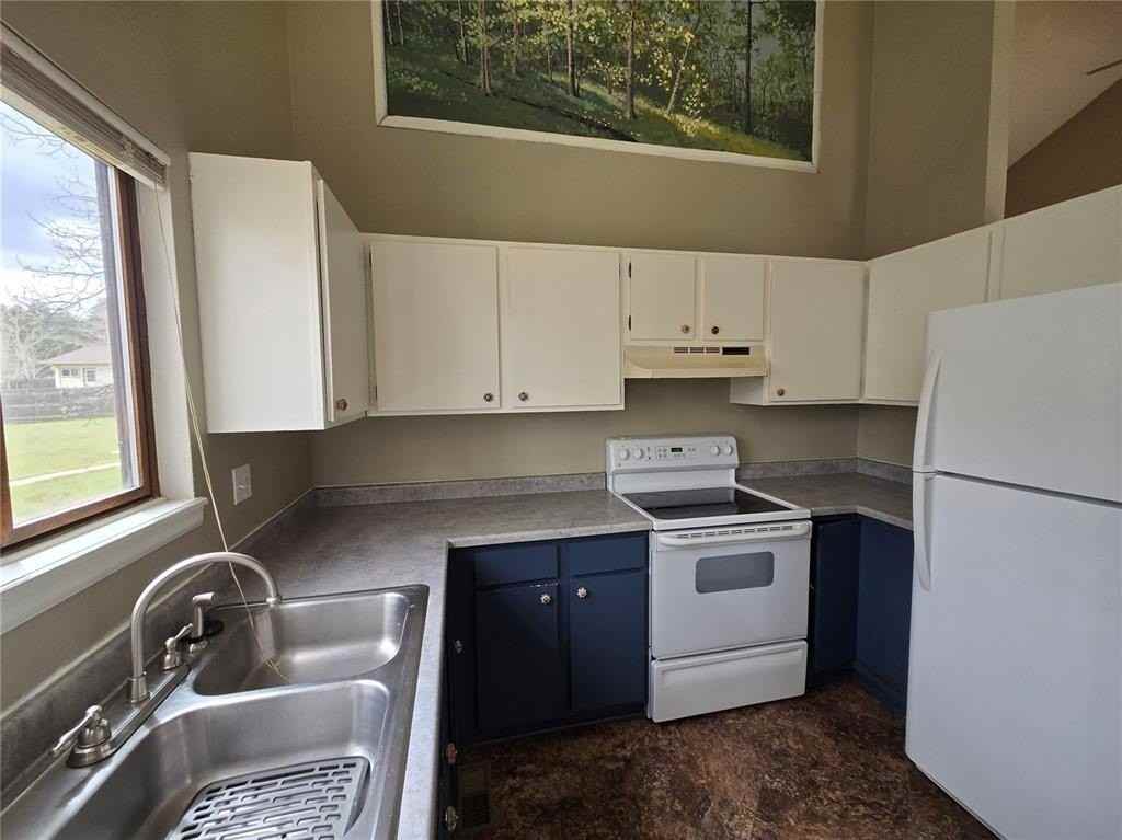 751 Columbine Village Dr #B - Photo 7 of 30