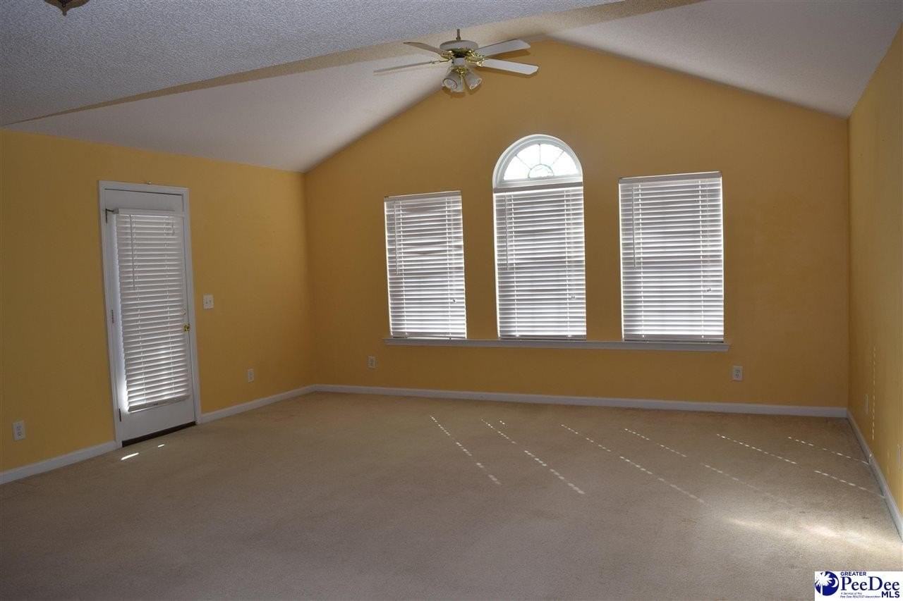 2125 Sanderling Dr Apt G - Photo 3 of 33