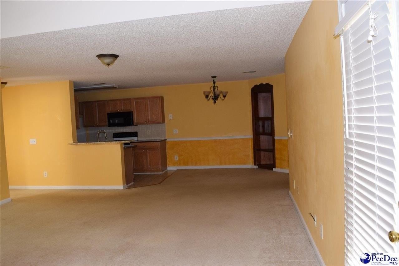2125 Sanderling Dr Apt G - Photo 4 of 33