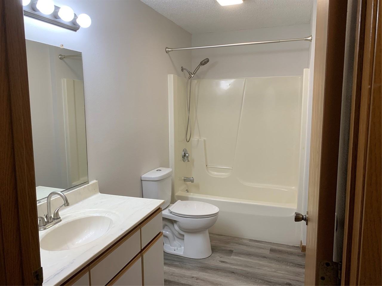 222 Soo Ave - Photo 5 of 9