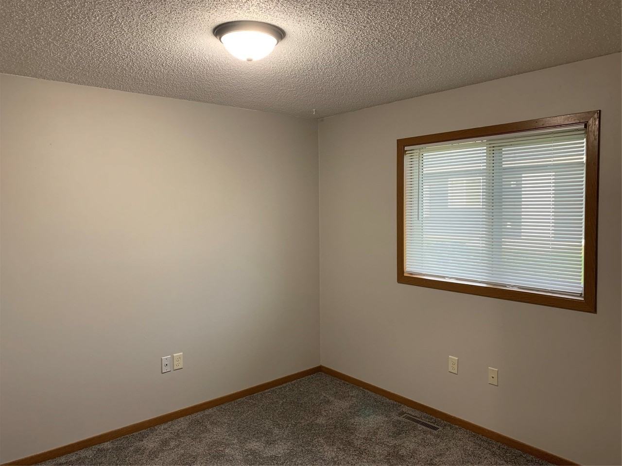 222 Soo Ave - Photo 6 of 9