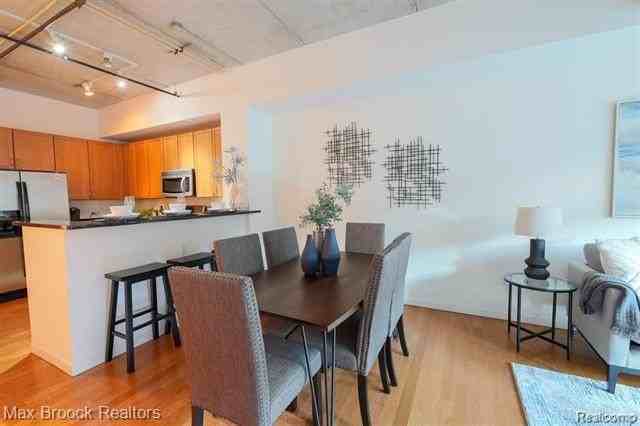 3670 Woodward Ave #404 - Photo 5 of 31