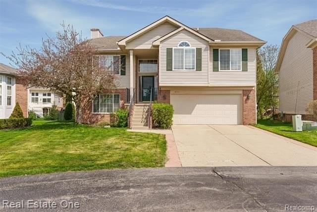 4721 Carrington Dr - Photo 2 of 46