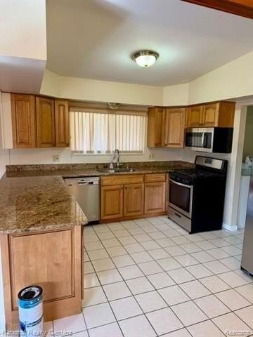 5739 Willow Creek Dr - Photo 5 of 27