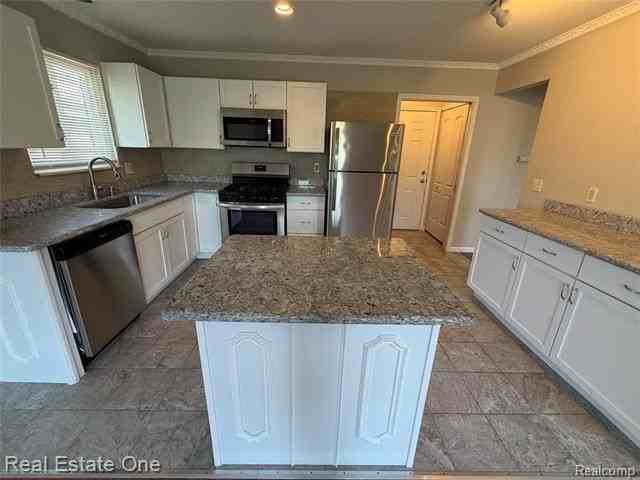 28813 Armanda Dr - Photo 5 of 19
