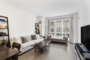70 Charlton St #5E - Photo 1 of 1