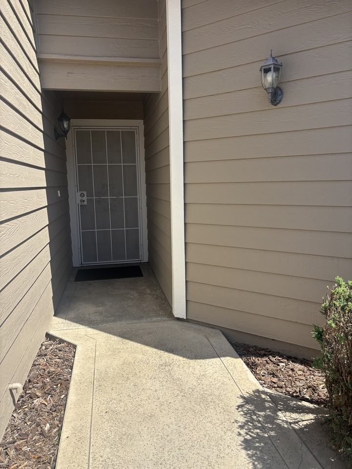 2213 Camborne Dr #1 - Photo 4 of 24