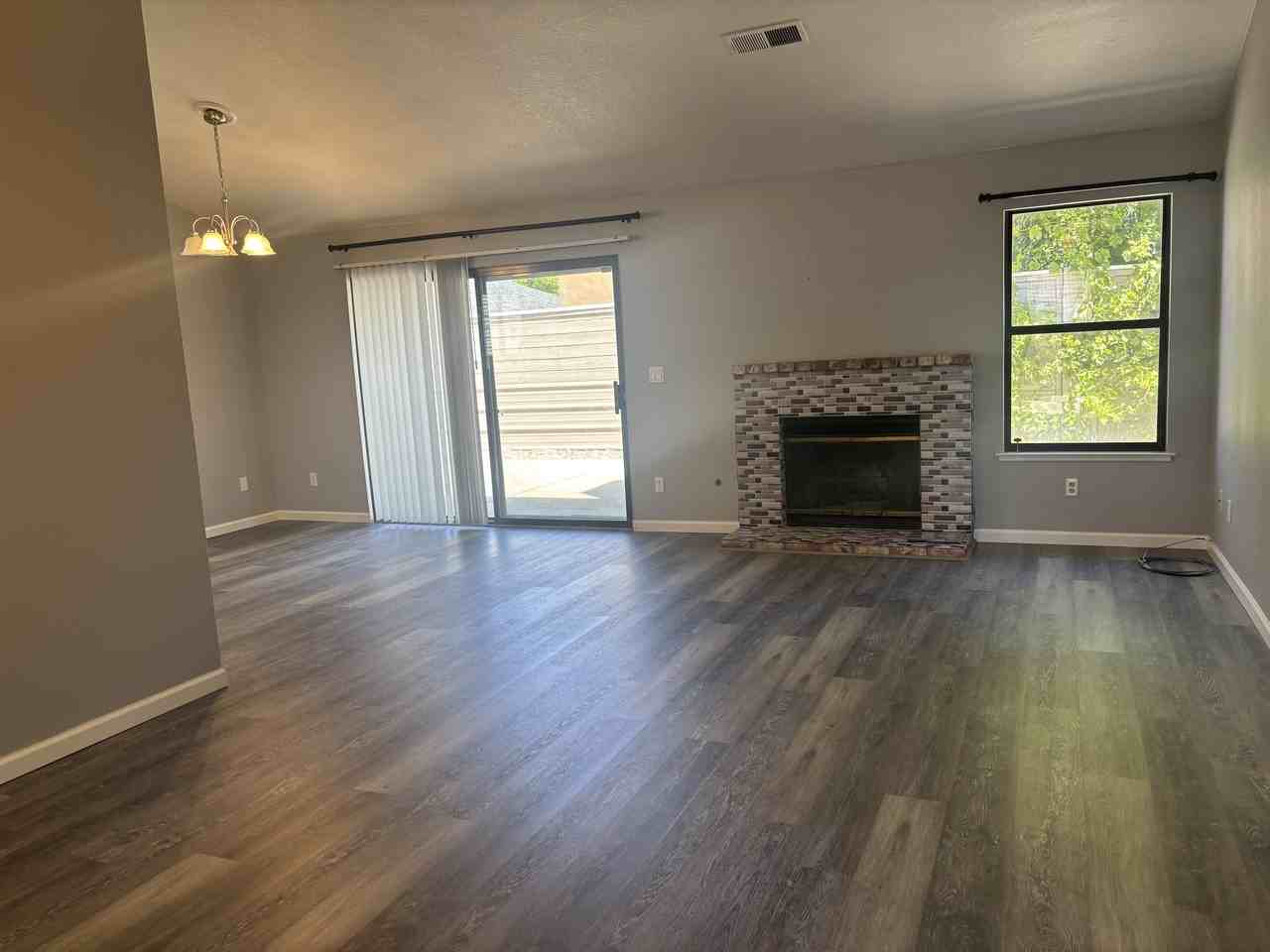 2213 Camborne Dr #1 - Photo 5 of 24