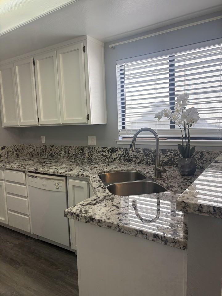 2213 Camborne Dr #1 - Photo 7 of 24