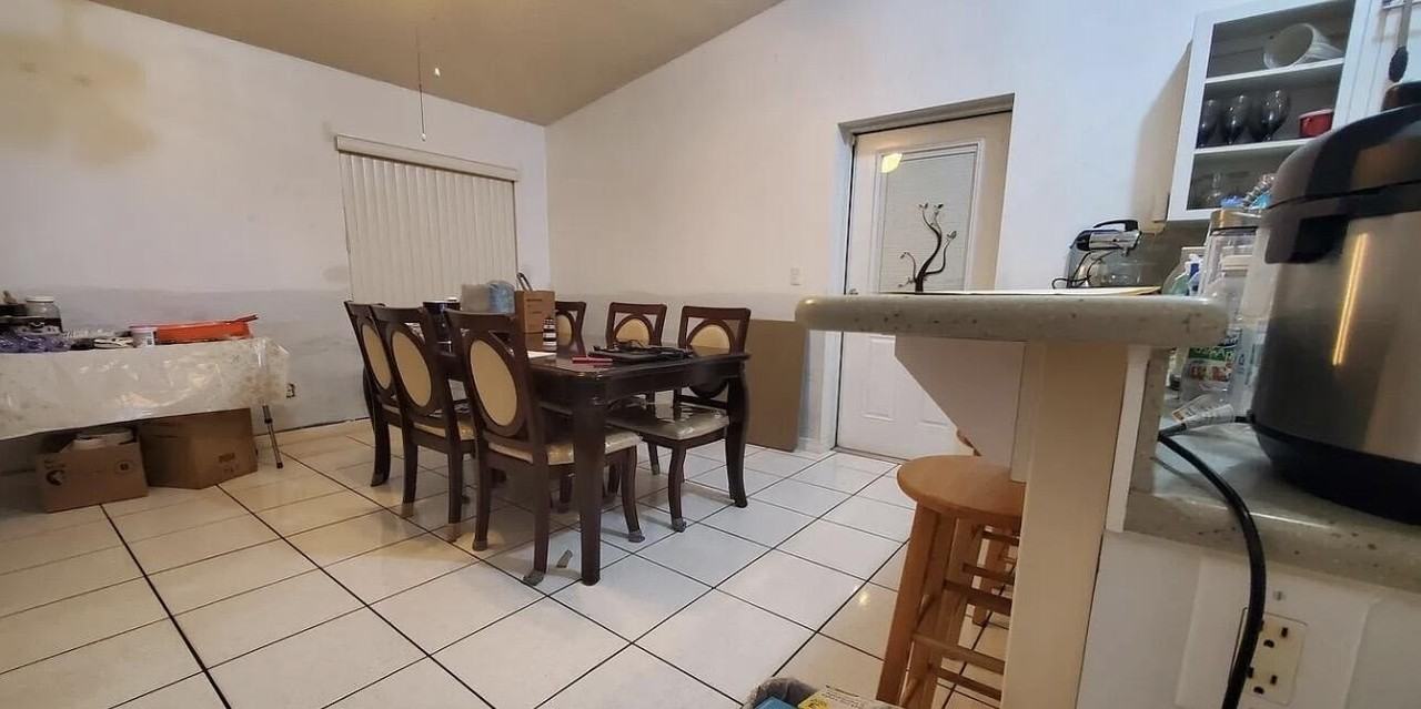 3004 Suntan Ct Se - Photo 2 of 12