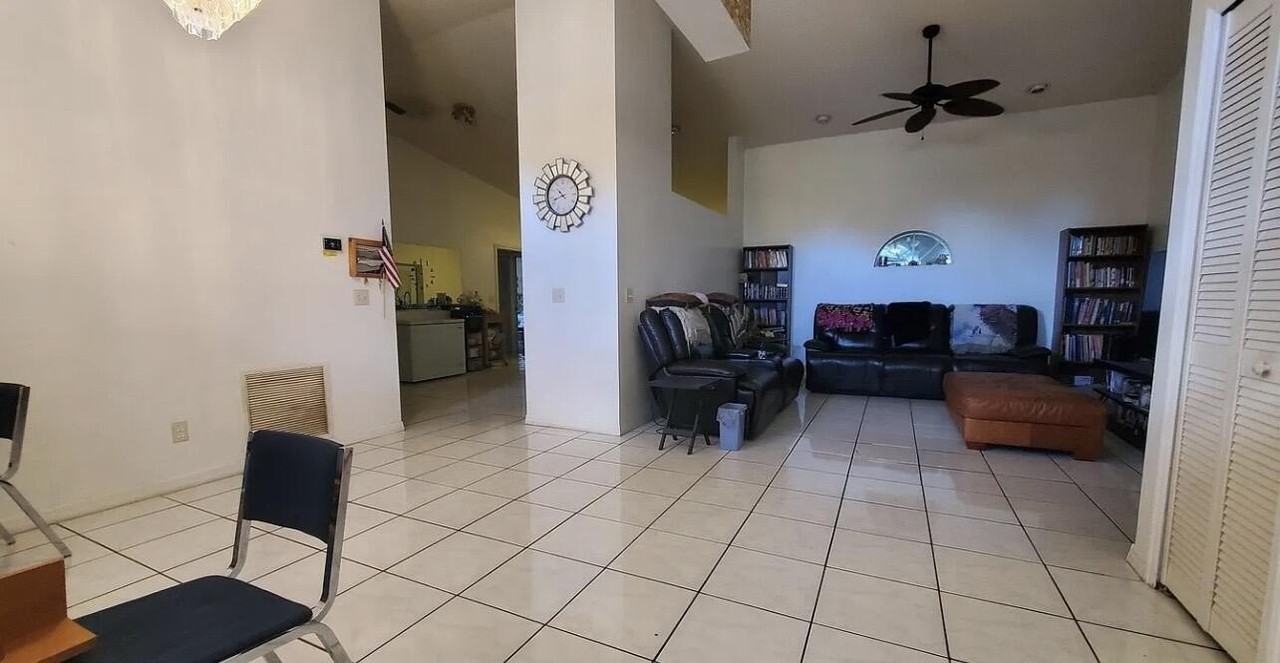 3004 Suntan Ct Se - Photo 3 of 12