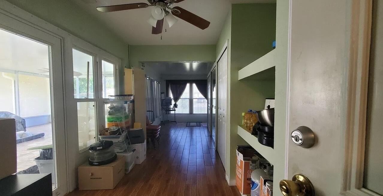3004 Suntan Ct Se - Photo 4 of 12