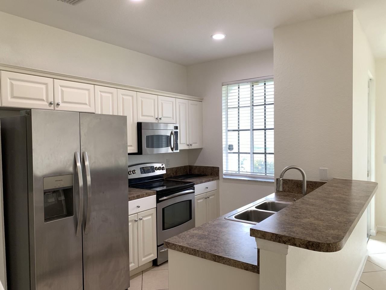 2013 Nassau Dr #3607 - Photo 5 of 17