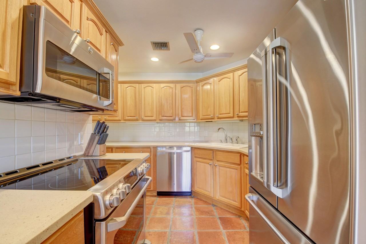 4666 Fountains Dr S #124 - Photo 4 of 26