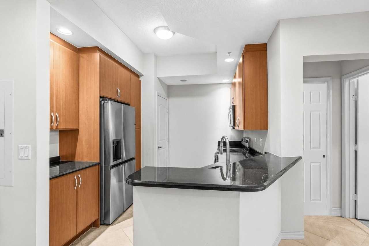 701 S Olive Ave #1213 - Photo 4 of 42