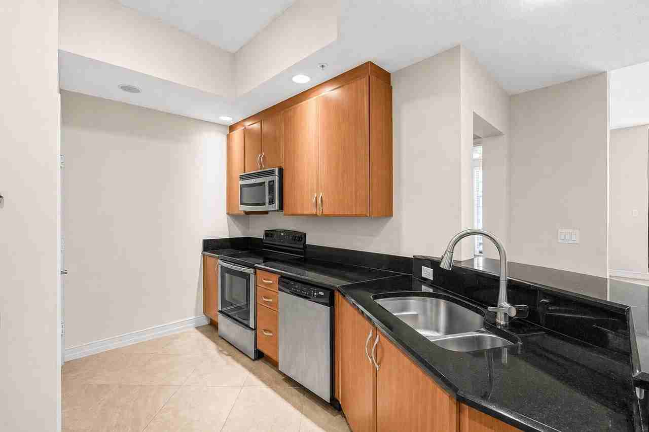 701 S Olive Ave #1213 - Photo 5 of 42