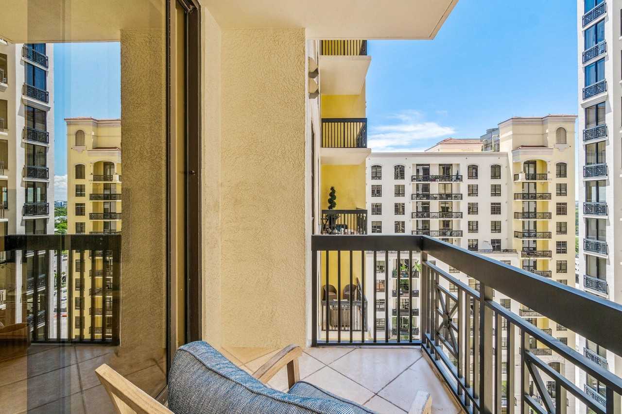 701 S Olive Ave #1213 - Photo 6 of 42