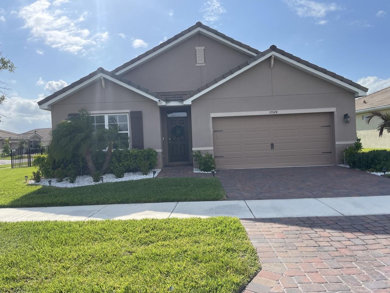 10574 Sw Cambria Ln - Photo 2 of 47