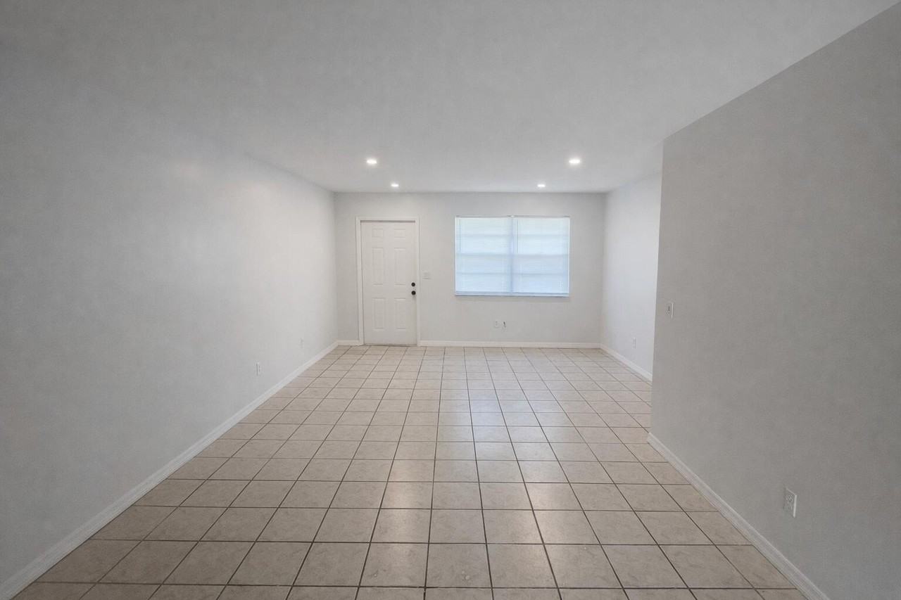 5010 Killarney Ave #A - Photo 5 of 9