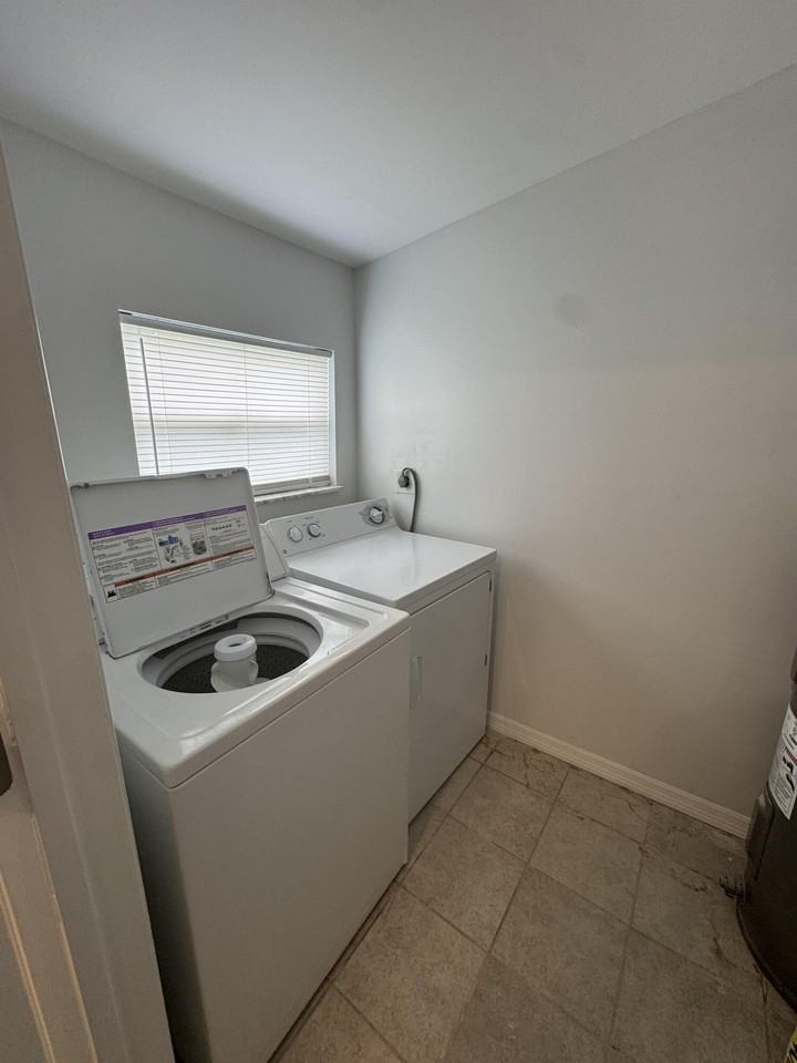 5010 Killarney Ave #A - Photo 7 of 9