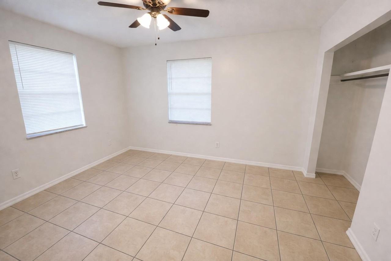 5010 Killarney Ave #B - Photo 3 of 8