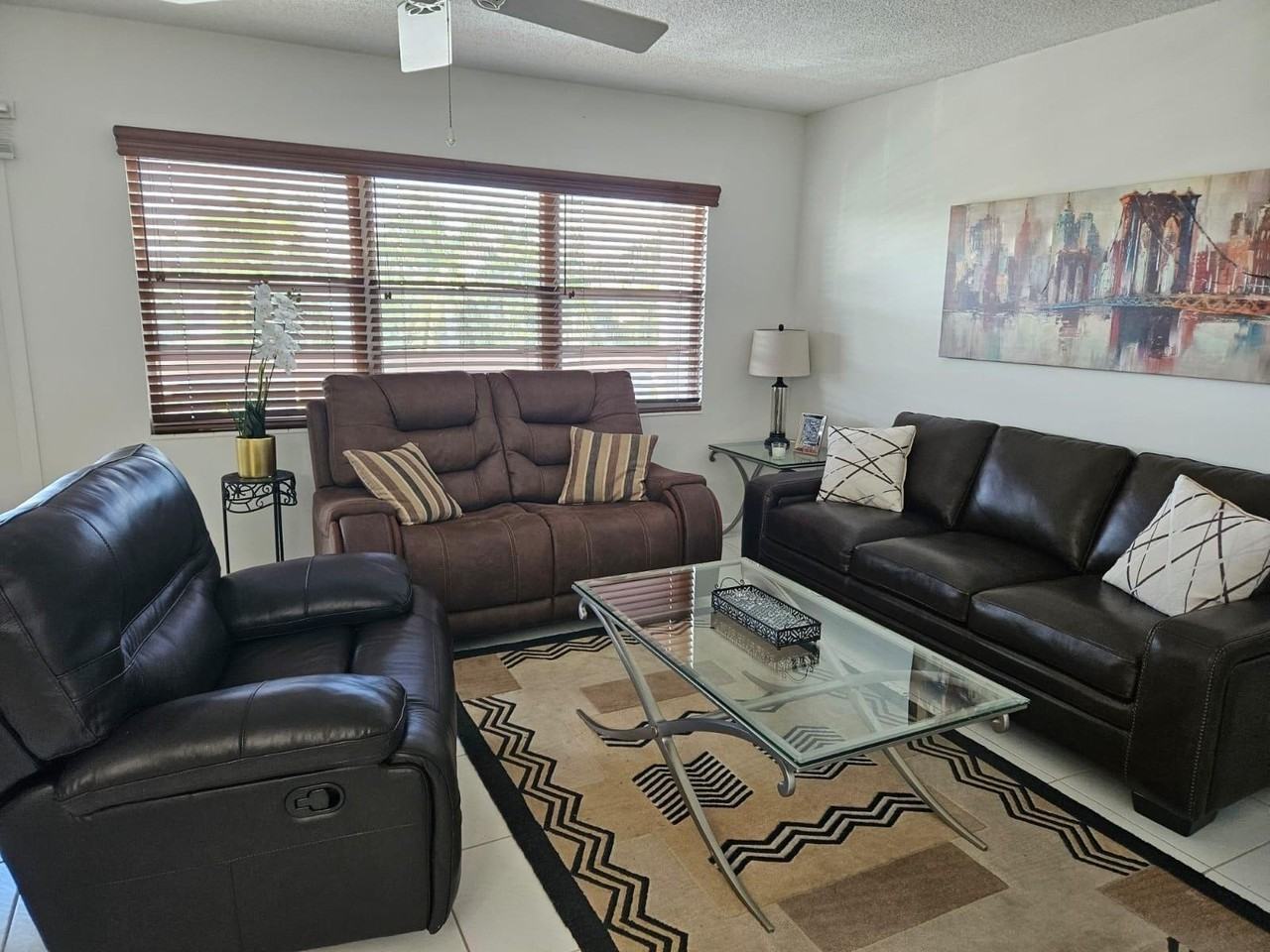 4014 Cornwall A #4014 - Photo 3 of 50