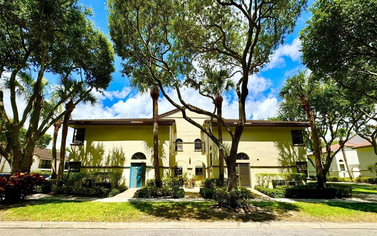5135 Floria Dr #E - Photo 2 of 45