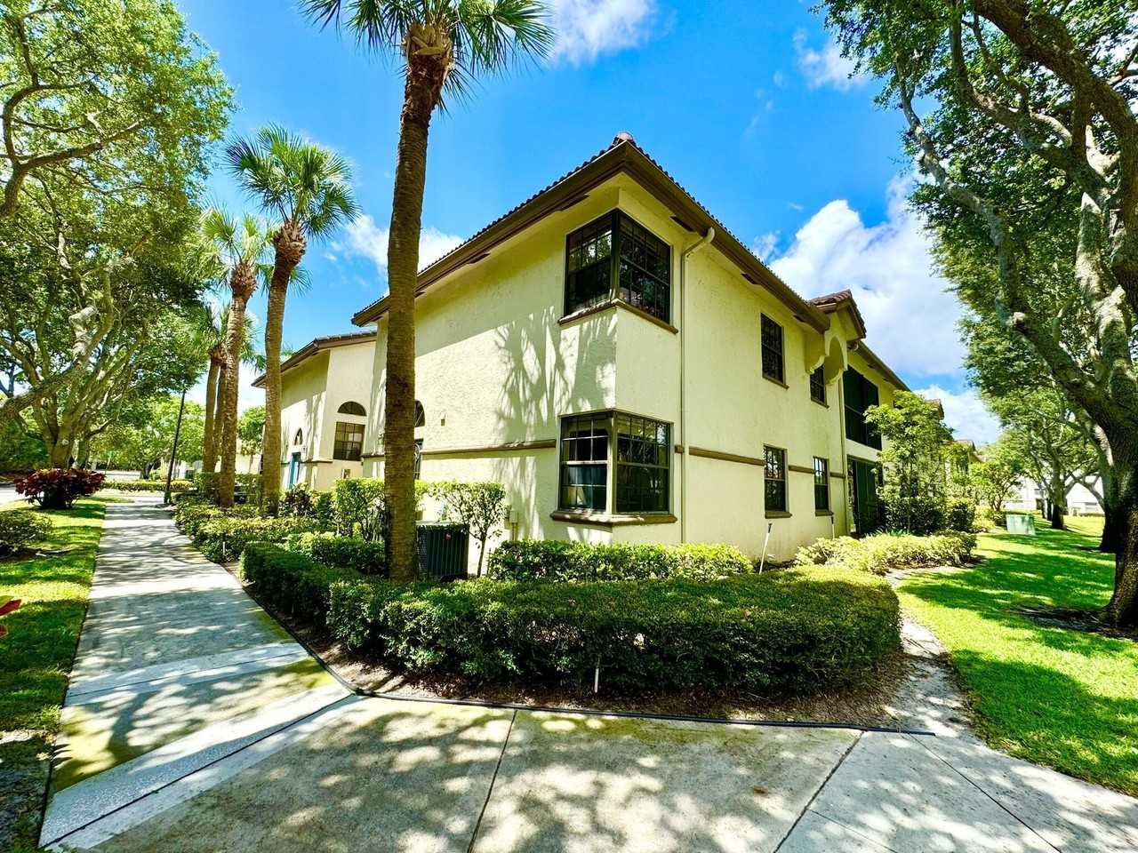 5135 Floria Dr #E - Photo 3 of 45