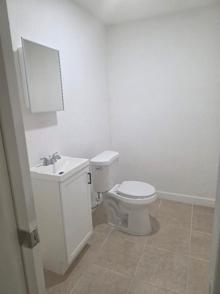 3800 Sw 2nd Ct #1-6 - Photo 7 of 11