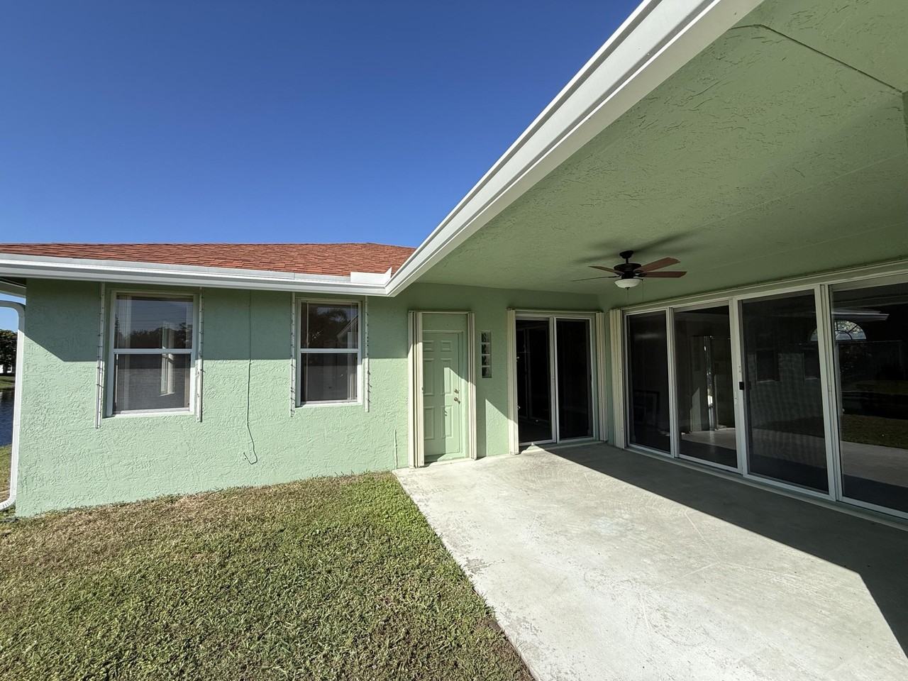 1168 Hatteras Cir - Photo 5 of 24
