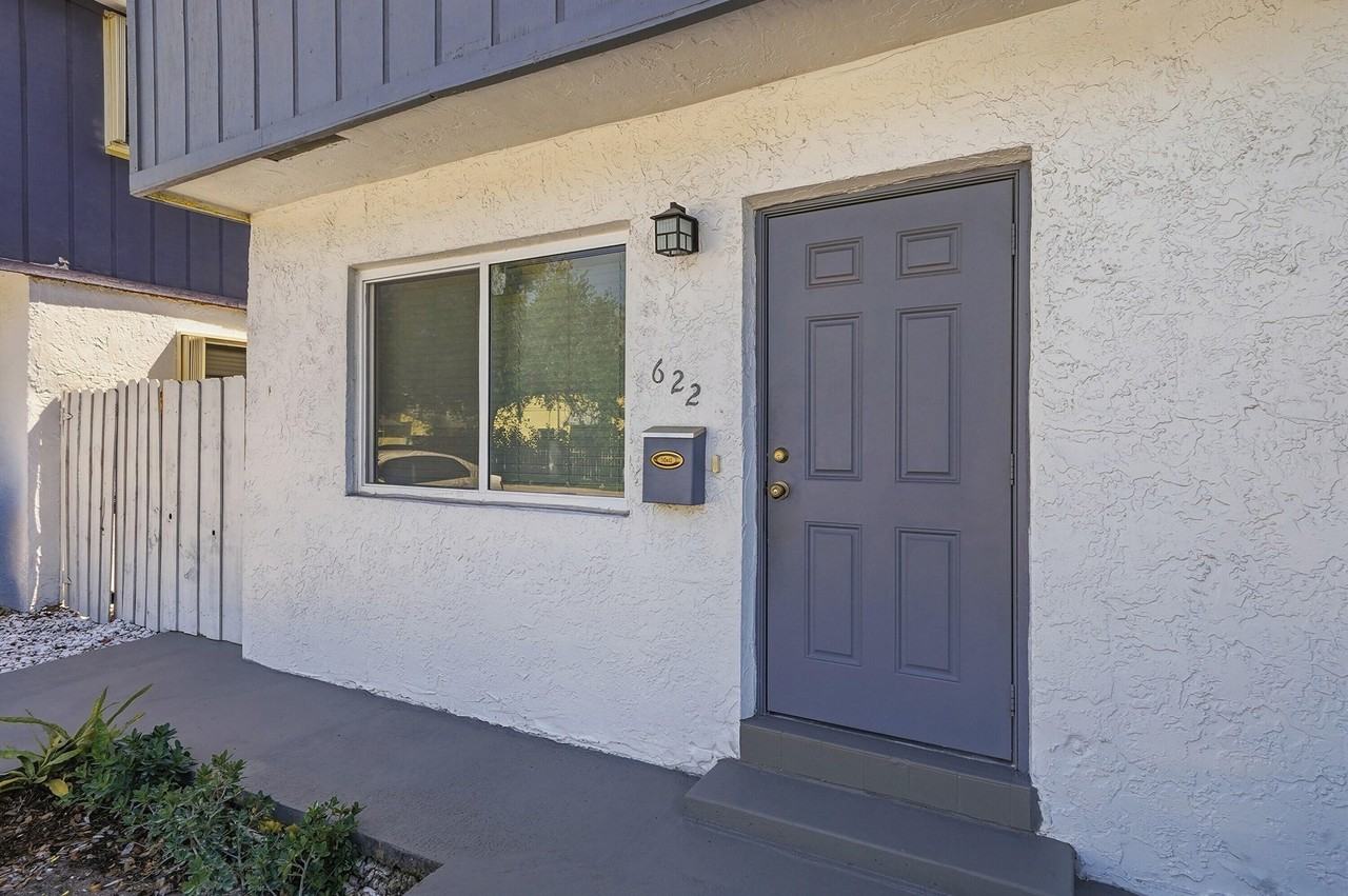 622 Sw 7th Ave - Photo 3 of 19