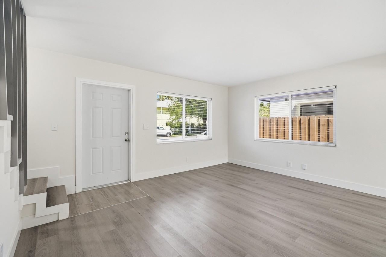 622 Sw 7th Ave - Photo 5 of 19