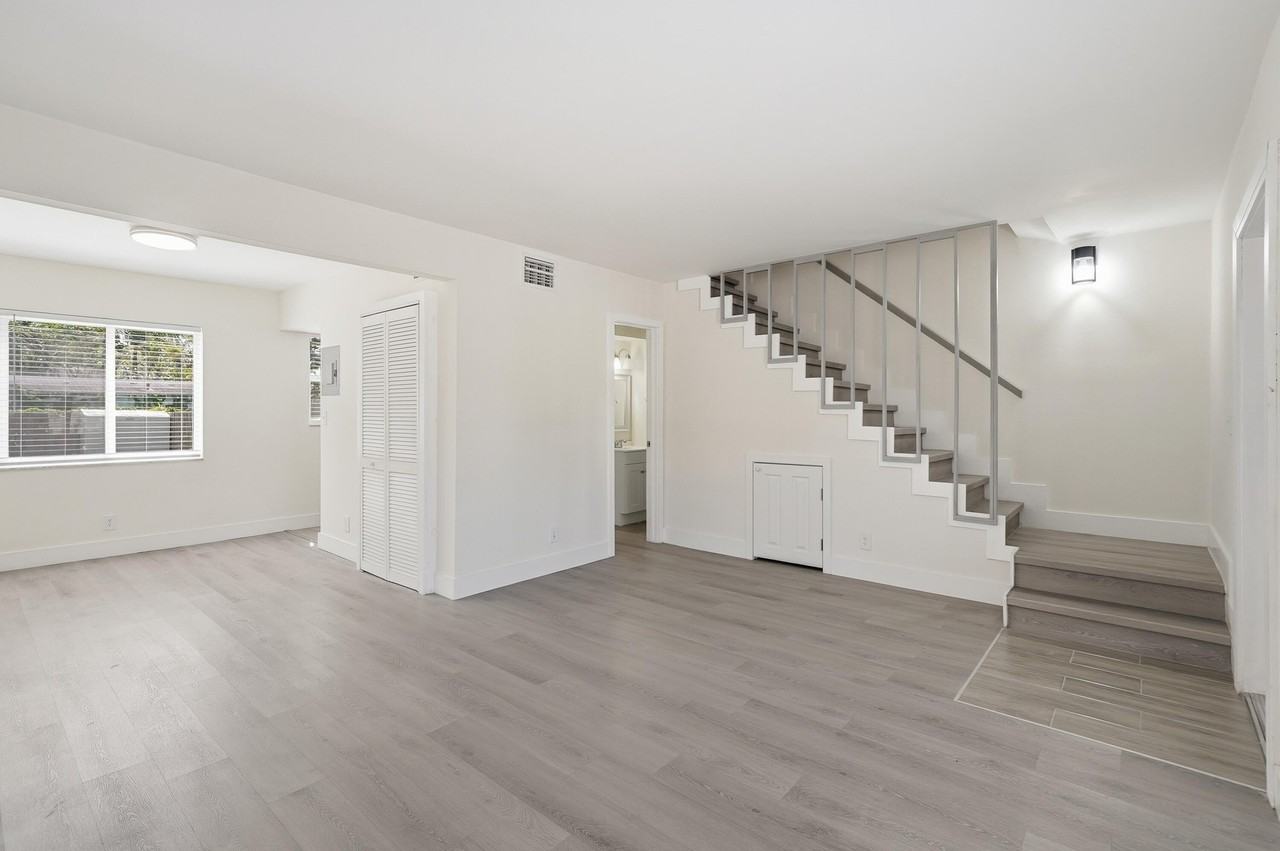 622 Sw 7th Ave - Photo 6 of 19