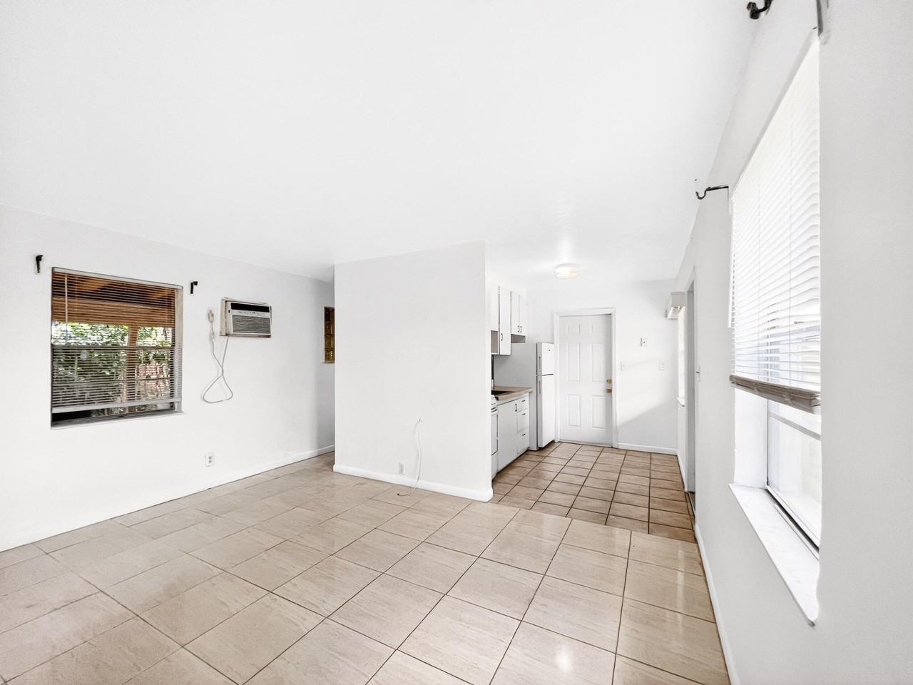 1612 N 58th Ave - Photo 6 of 20
