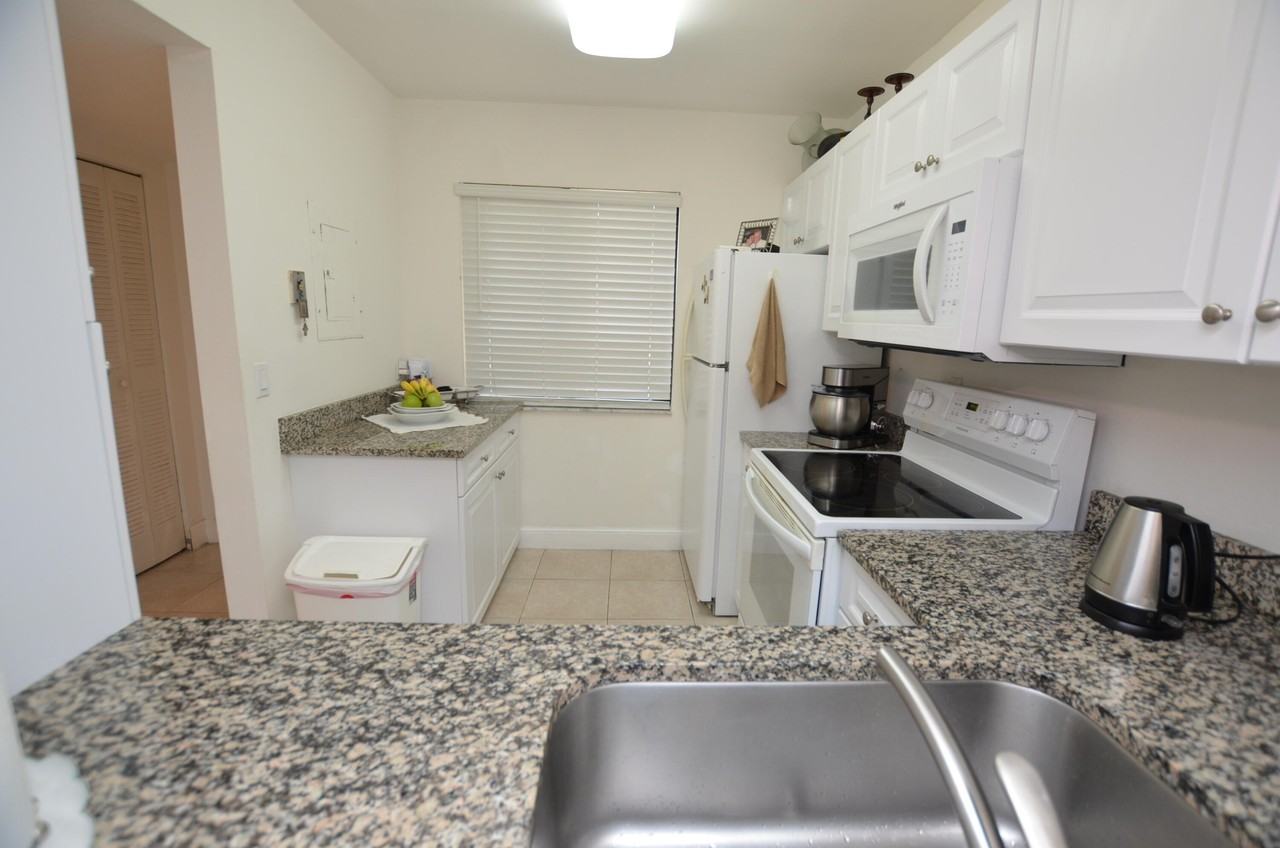6649 Somerset Dr #102 - Photo 4 of 19