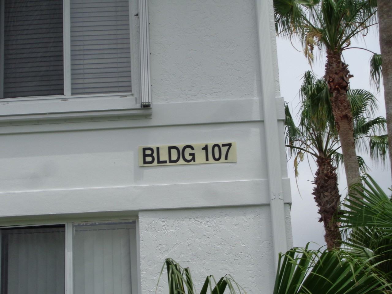 2512 Se Anchorage Cv #2 - Photo 3 of 29