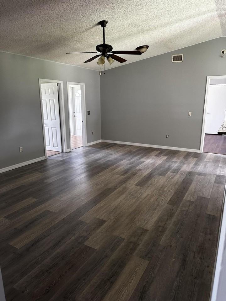 1021 Sw Dubois Ave - Photo 3 of 13