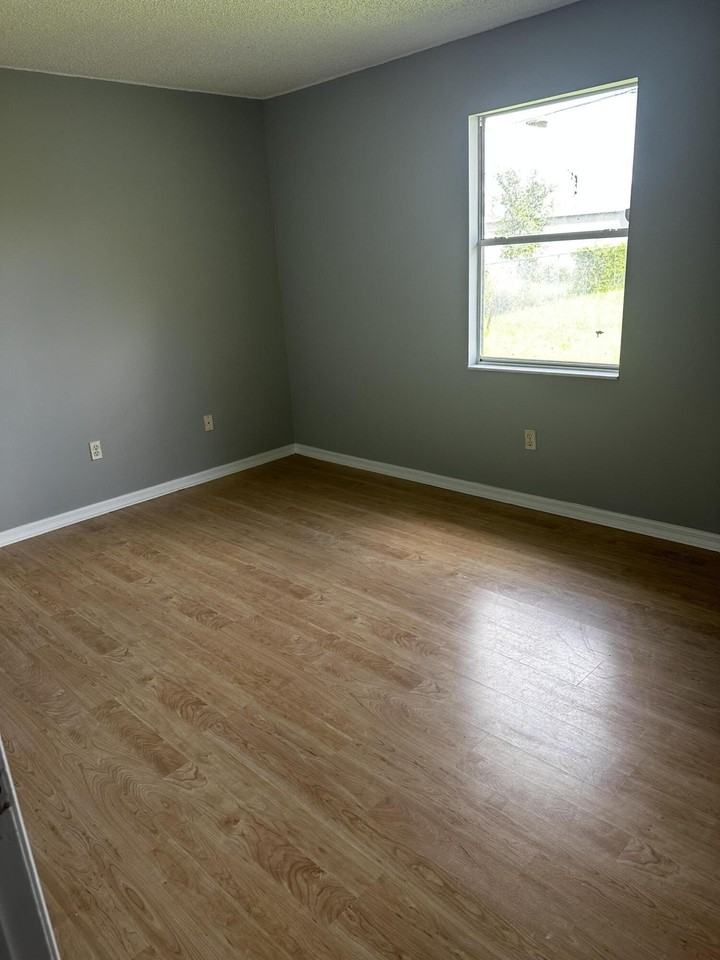1021 Sw Dubois Ave - Photo 4 of 13