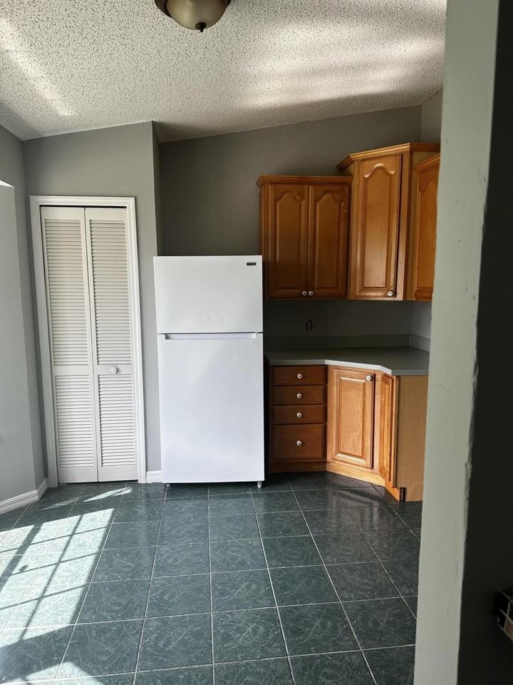 1021 Sw Dubois Ave - Photo 6 of 13