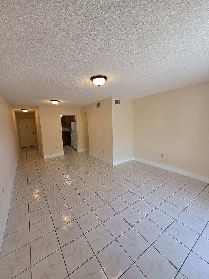4304 Nw 9th Ave #1-3B - Photo 2 of 10